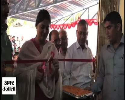 Anupriya Patel inaugurats new outlet of Amrit Farmacy in BHU