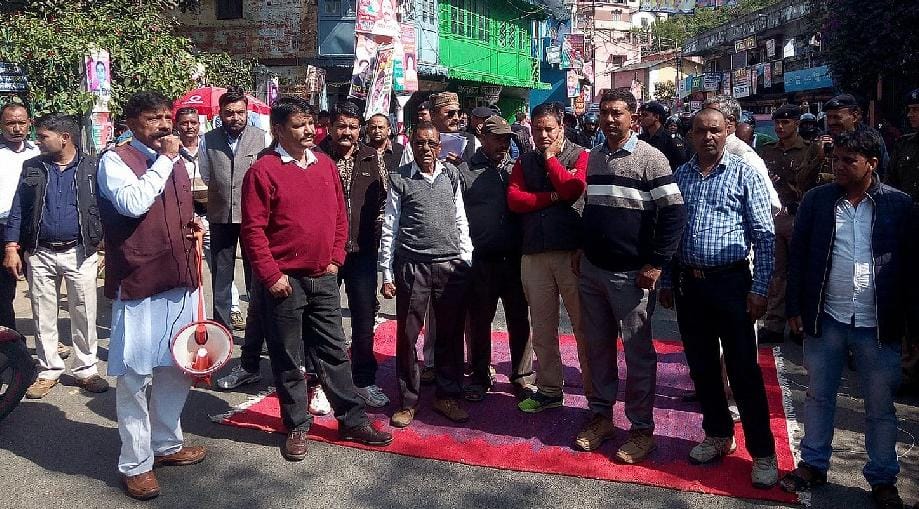 The half-hour blockade in the road freight contractors