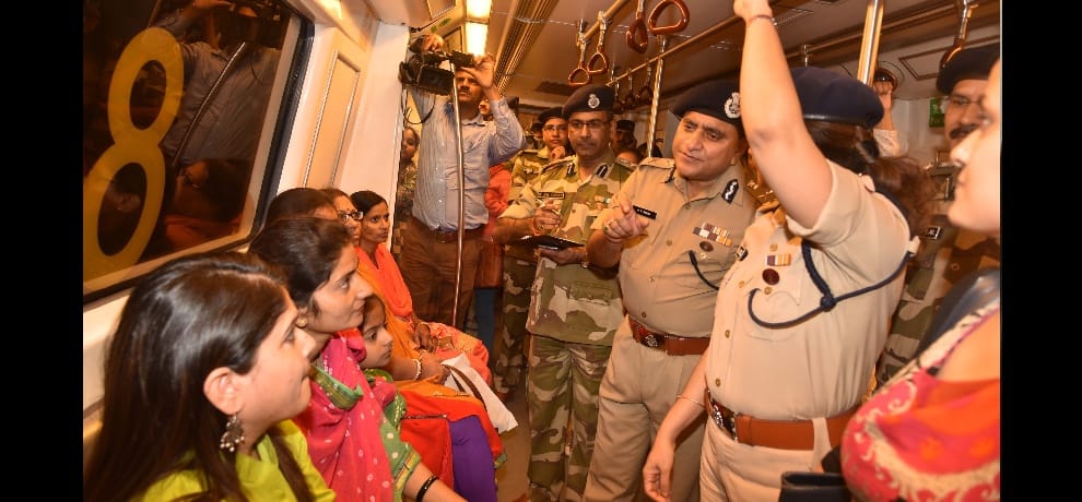 delhi metro starts cleanliness drive with its green metro and devote diwali to jawans