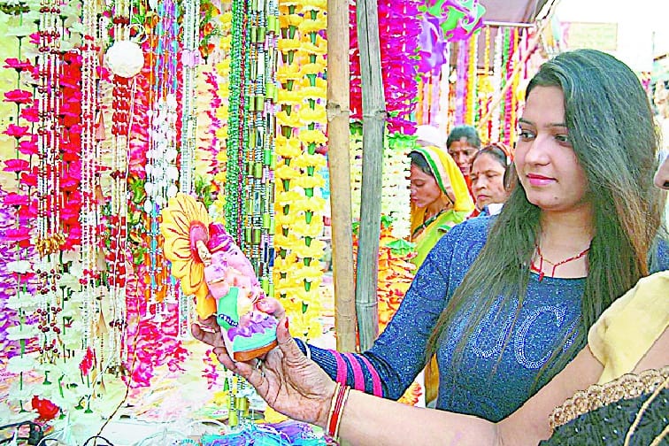 Dhanteras showering money on the markets
