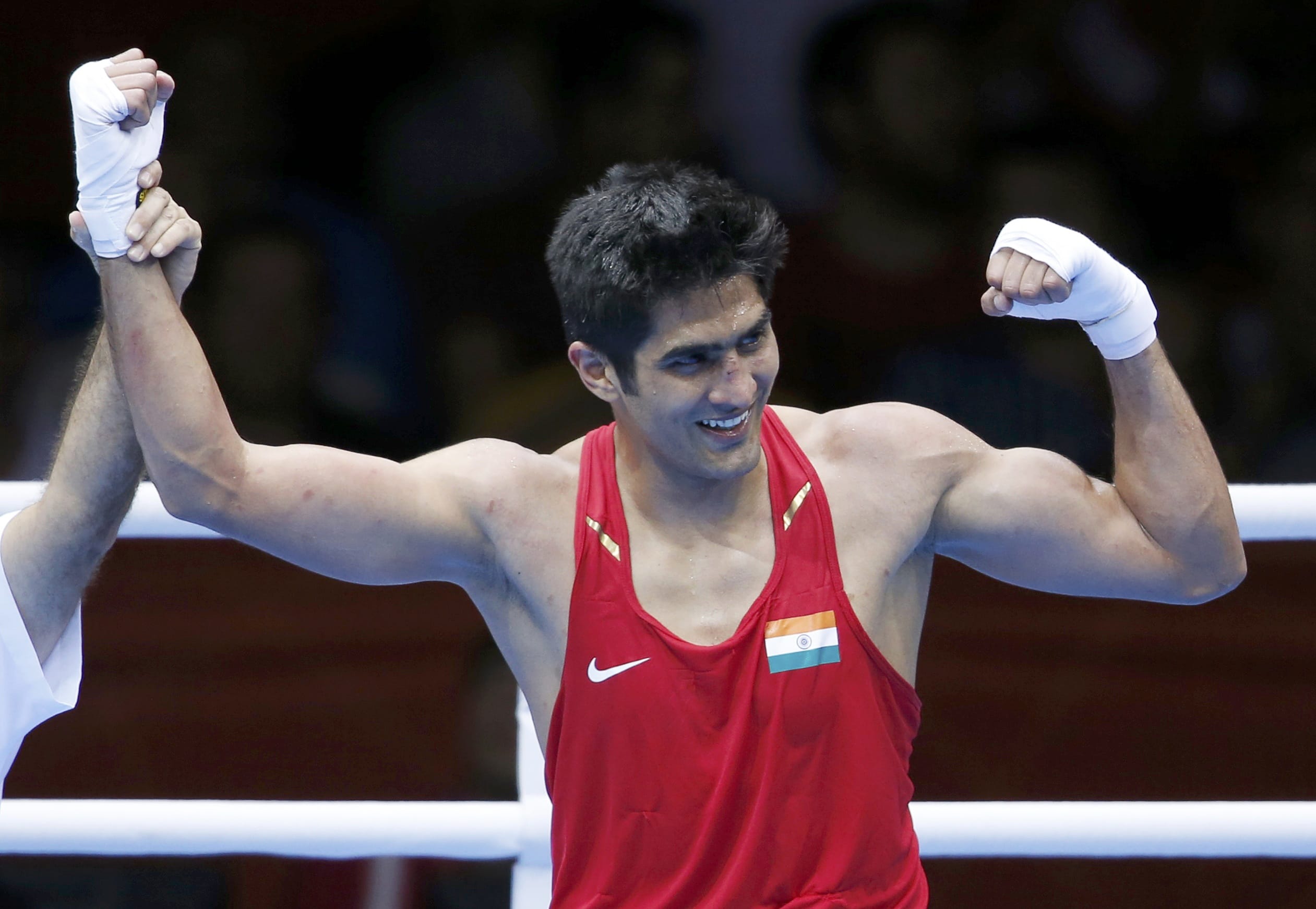 indian boxer vijender singh vs chinese boxer zulpikar maimaitiali