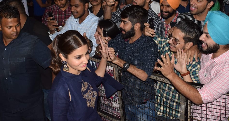 ranbir kapoor and anushka sharma celebrate diwali with fans in elante mall chandigarh