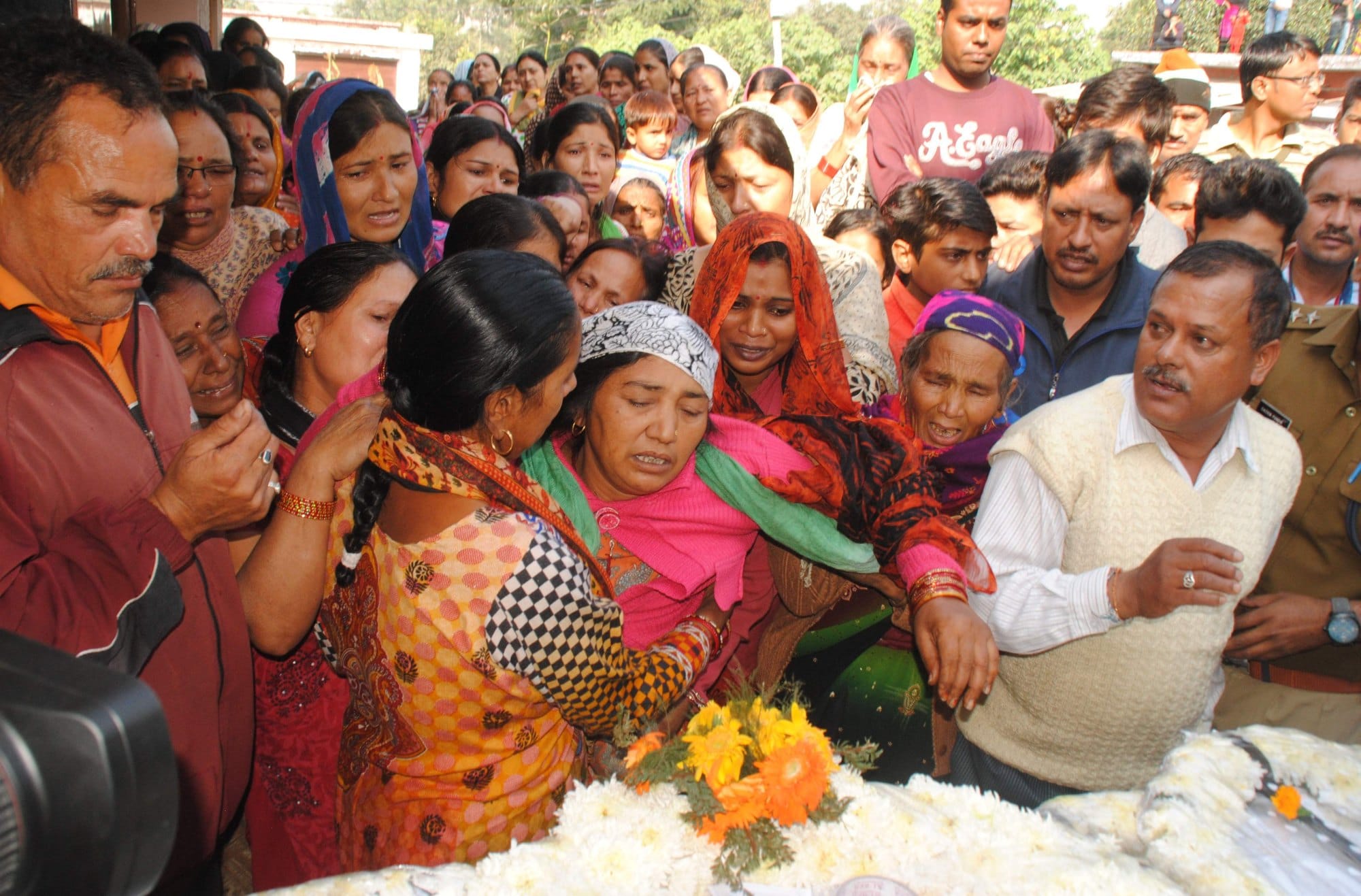 creamtion of martyr sandip singh rawat in dehradun