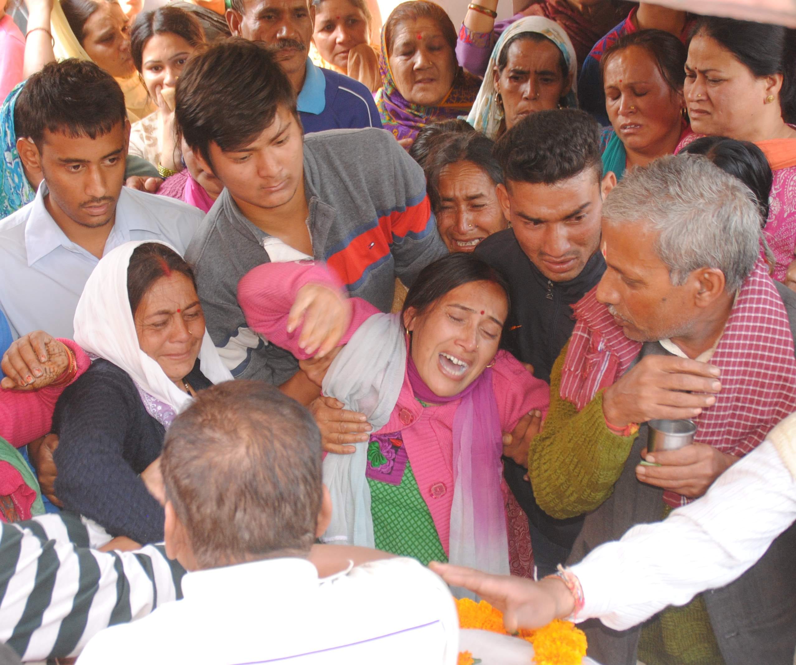 creamtion of martyr sandip singh rawat in dehradun