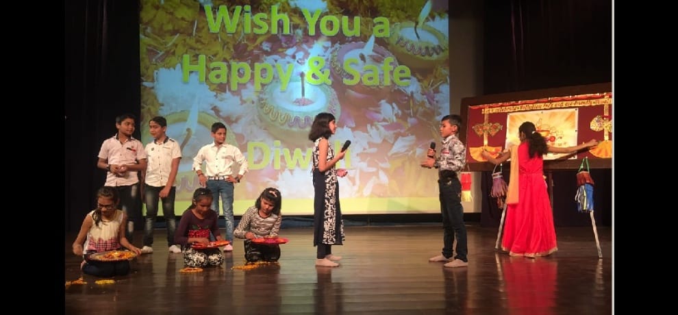 students took oath to celebrate pollution free diwali