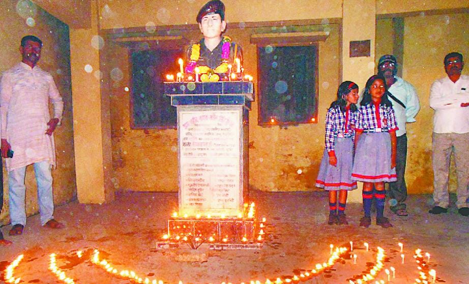 War Memorial hundred lamps burned