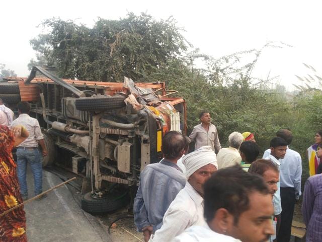Cantor car-uncle-niece including five killed in clash