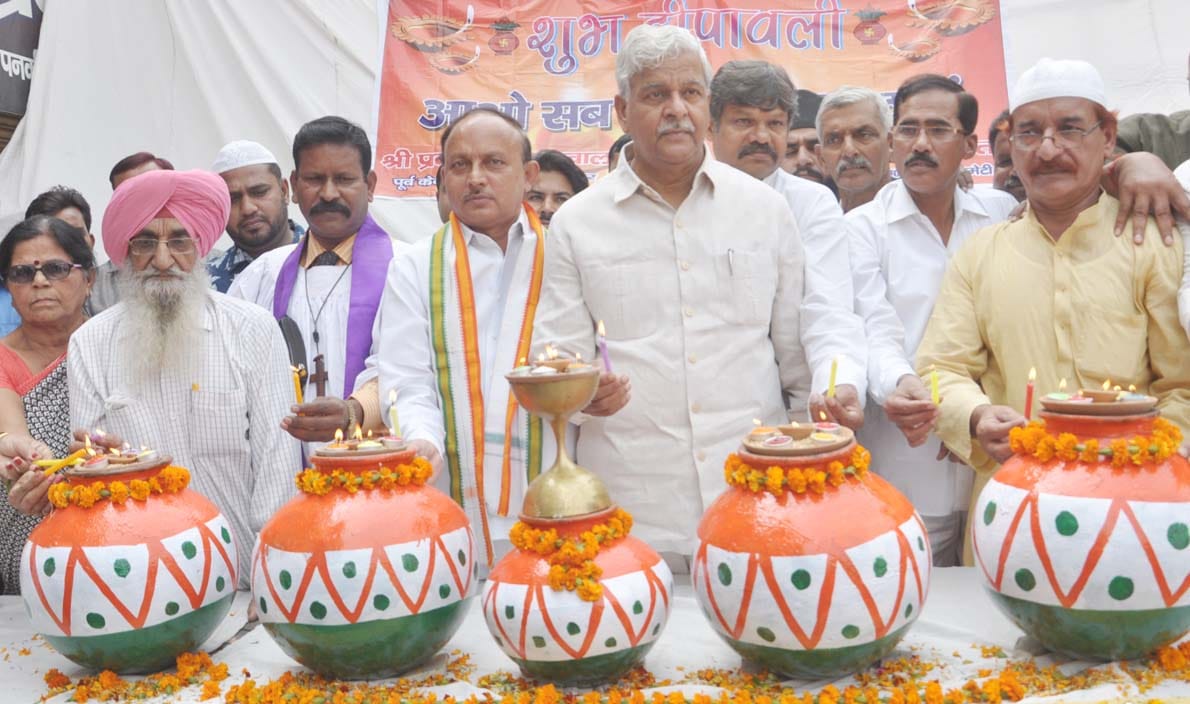 diwali: safety of border soldiers and wish to salute martyrs burned lamp