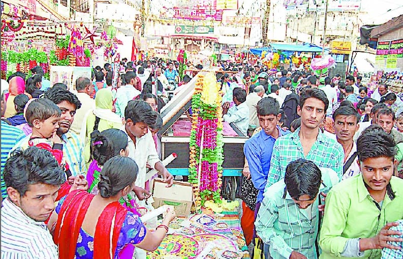 Diwali shopping crowd in the markets
