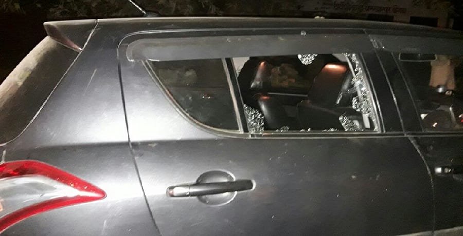 Stone pelted at sp leaders 