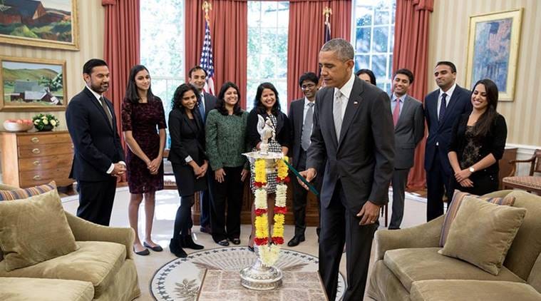US President Obama celebrates diwali in his office
