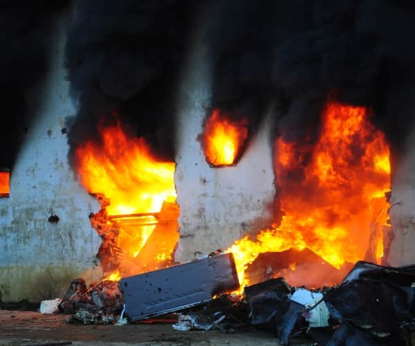 Big loss because of fire in lucknow.