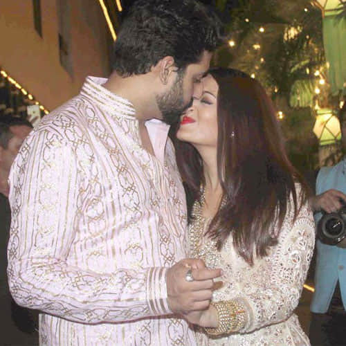 aishwarya doing liplock with abhishek bachchan