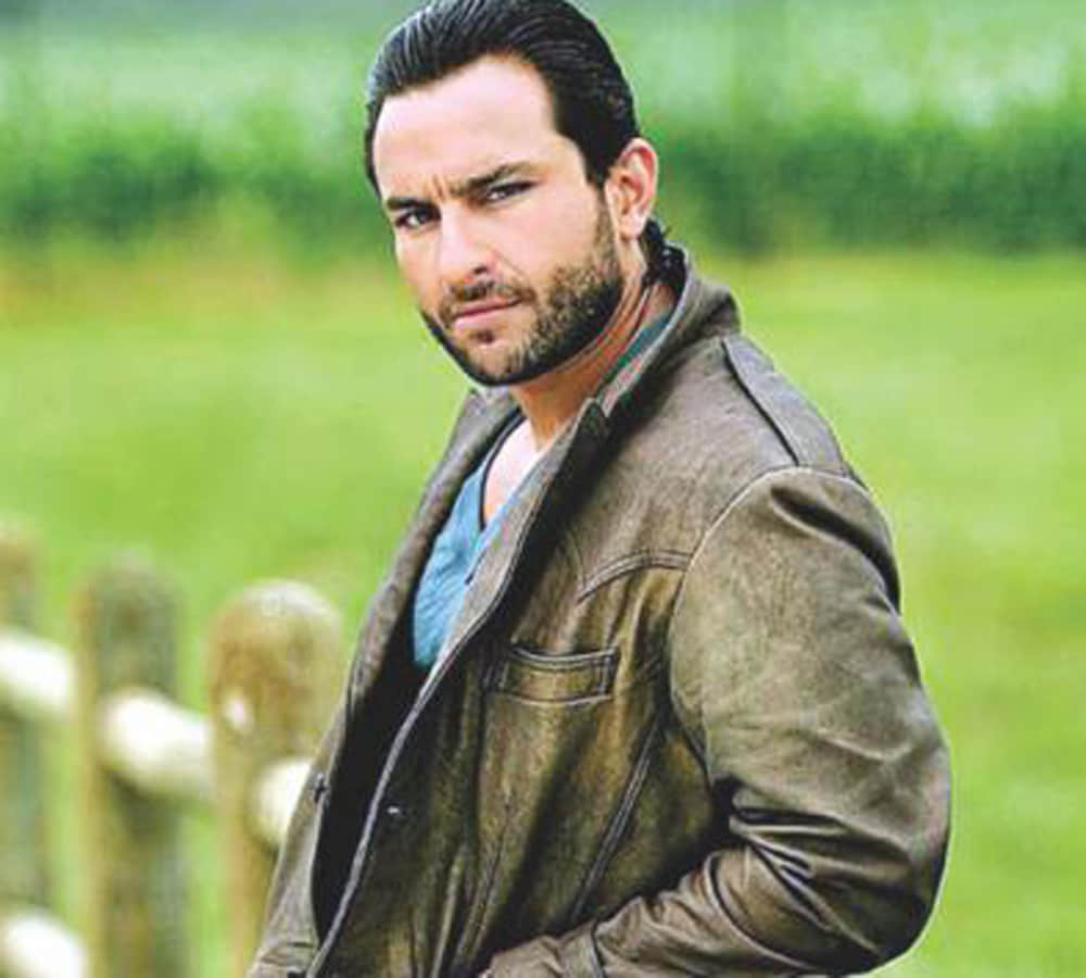 Woman disrupts the shoot of Saif's film 'Chef' in Kochi