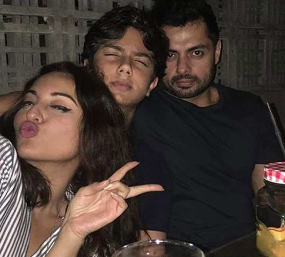 Shatrughan Sinha unhappy with Sonakshi-Bunty Sachdev's friendship ?