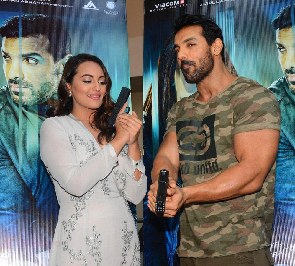 Sonakshi blasts on being asked about Bunty Sachdev