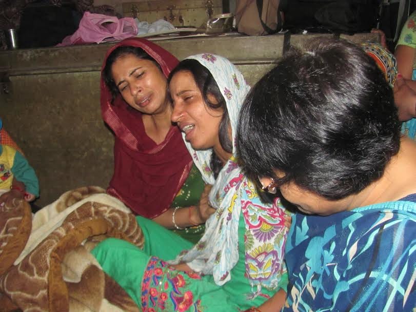 mandeep singh wife salute to martyr husband during funeral in kurukshetra