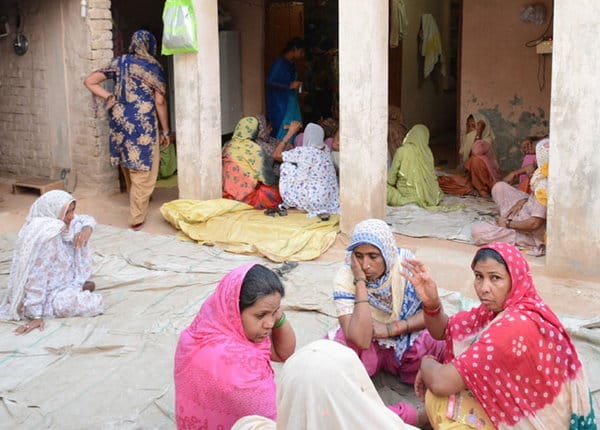 mandeep singh wife salute to martyr husband during funeral in kurukshetra
