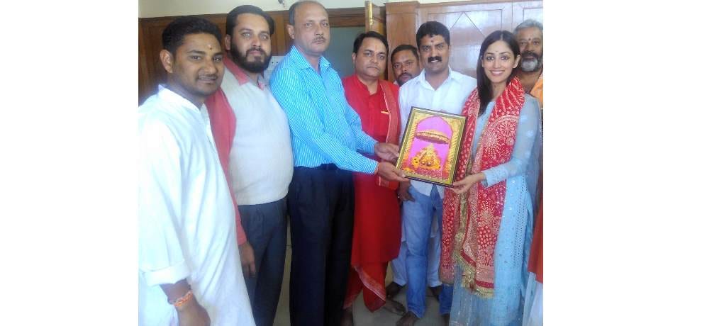  Bollywood Actress Yami Gautam Pay Obeisance at Naina Devi Temple in Bilaspur