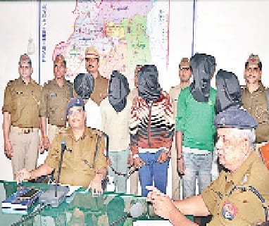 purkaji police ne lutere pakde