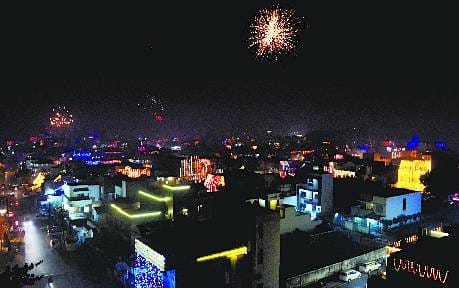 Fiza poison mixes plenty of fireworks in the city