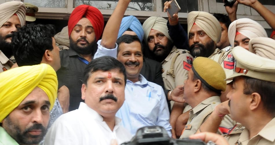 delhi cm arvind kejriwal on bikram majithiya drugs issue in amritsar
