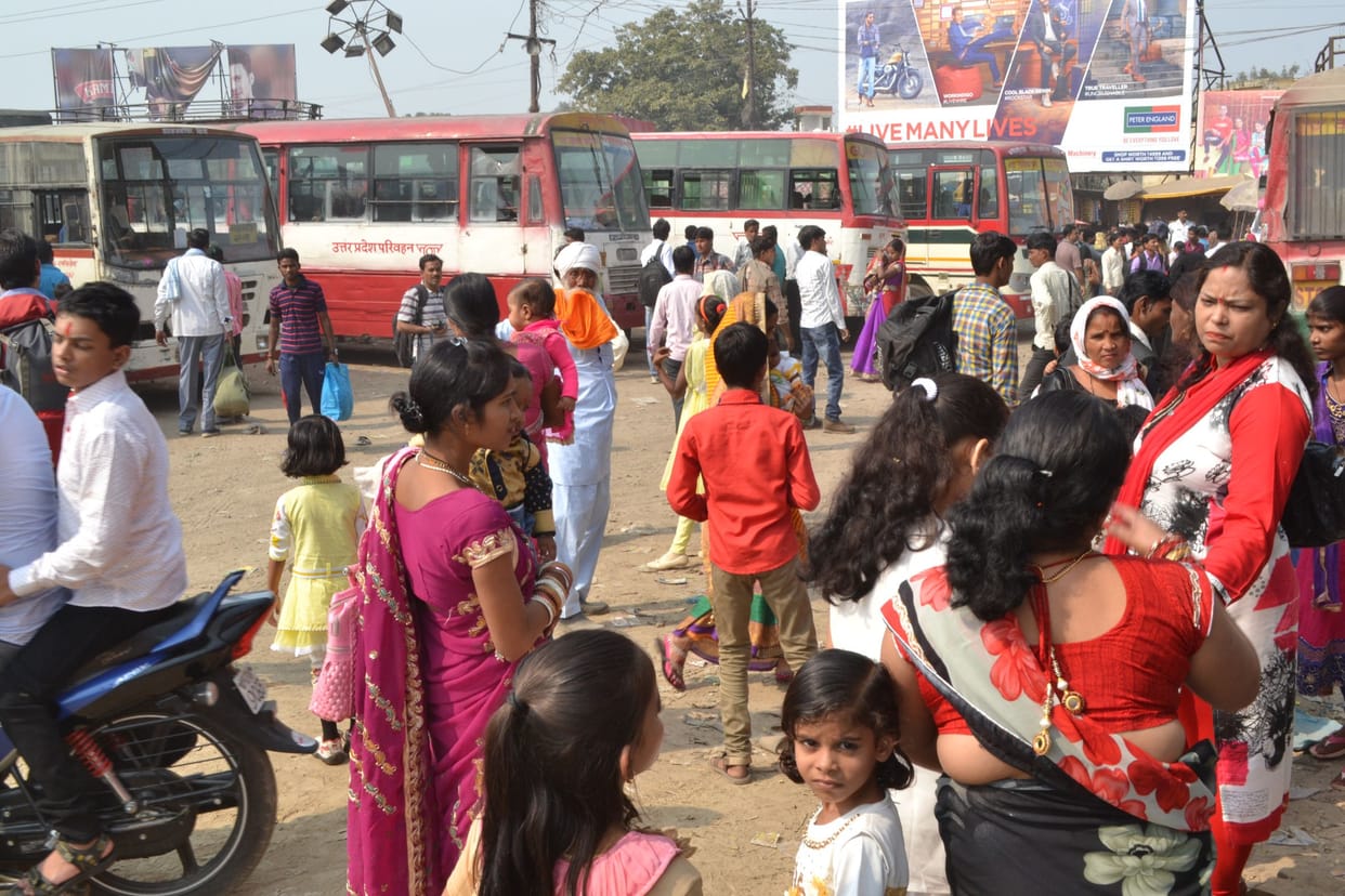 Brother dooj trains, buses drew crowds