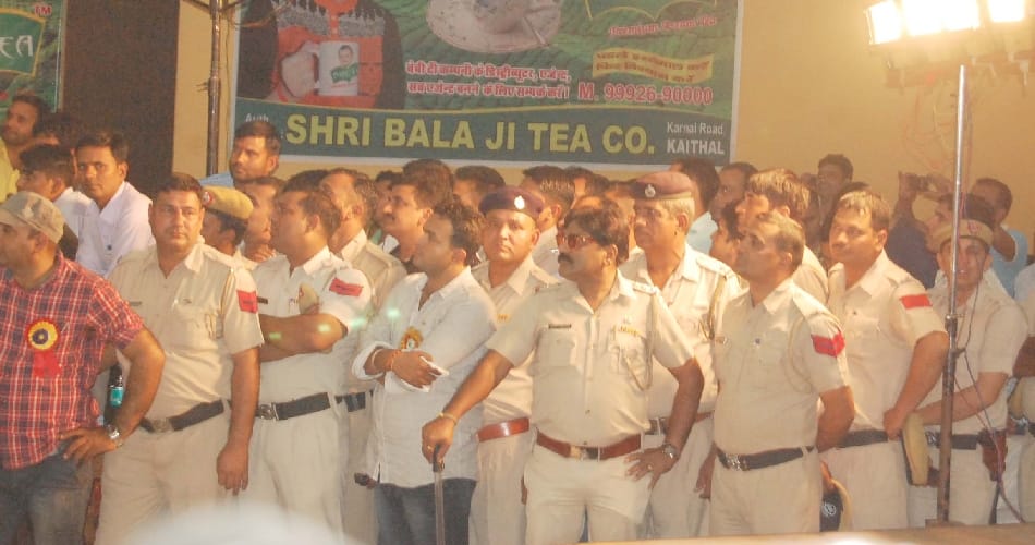 Peoples are crazy to see sapna chaudhary dance in kaithal program haryana