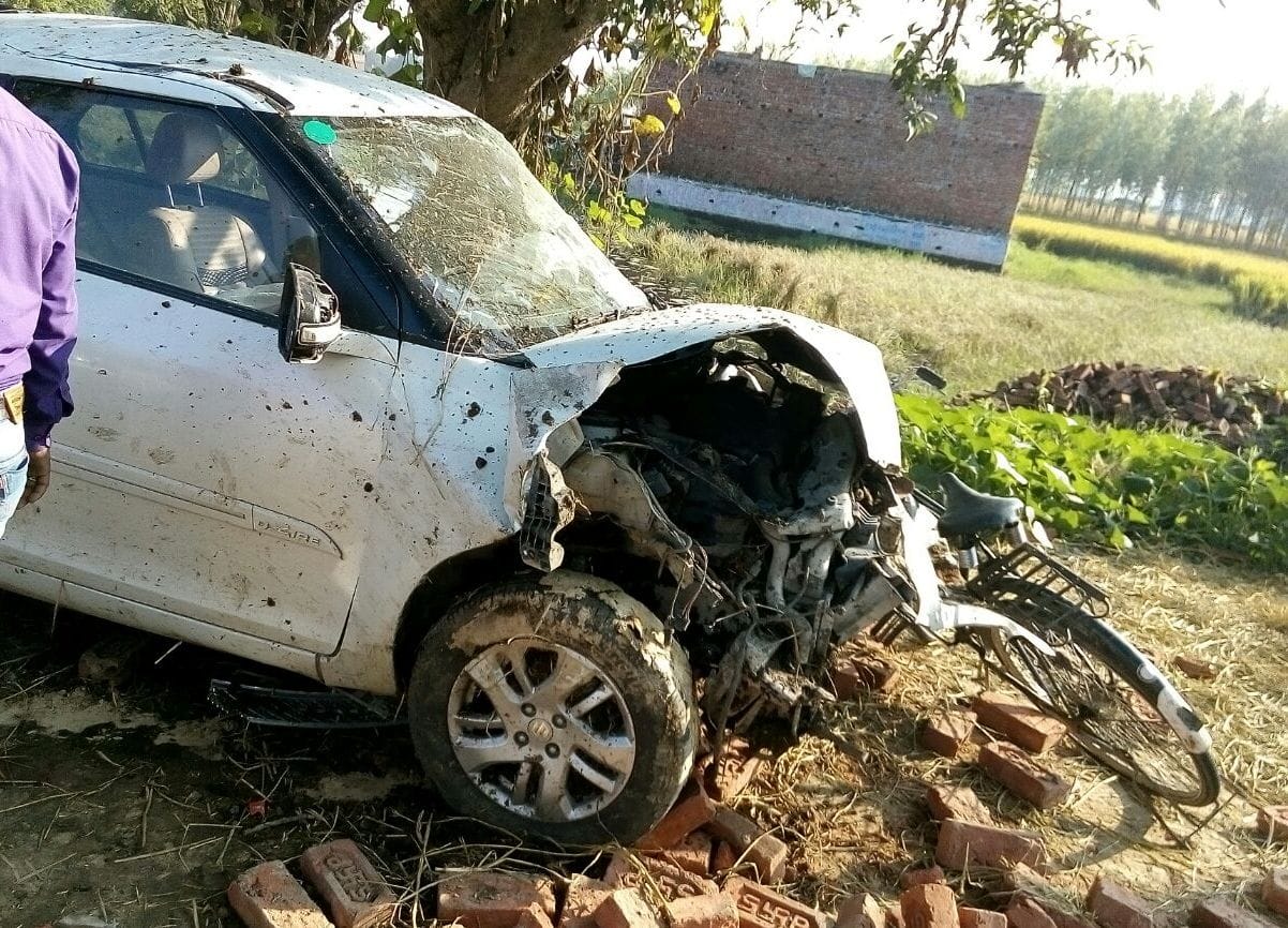 Uncontrollable car crushed the bike rider, death