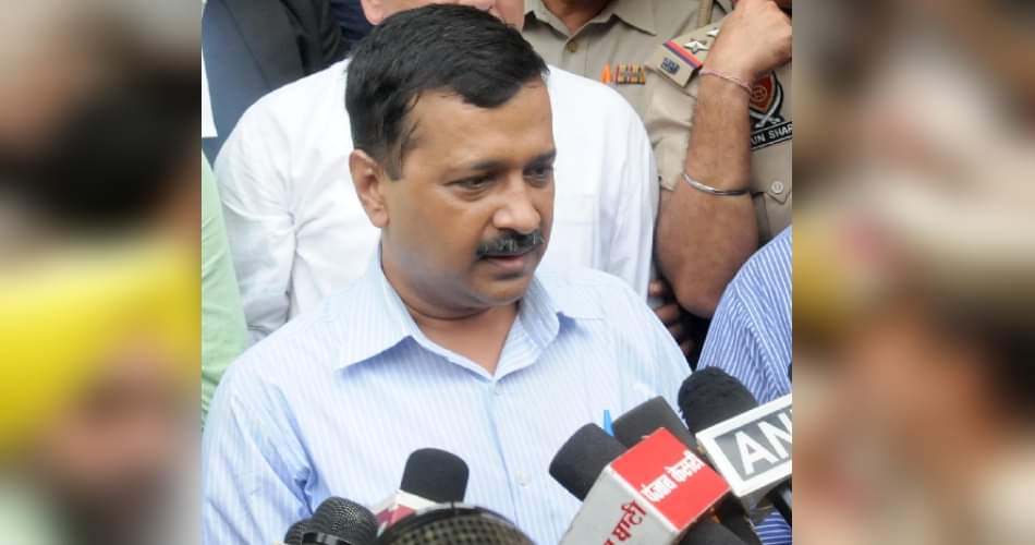 अदालत में सुनवाई के लिए पहुंचे केजरीवाल 