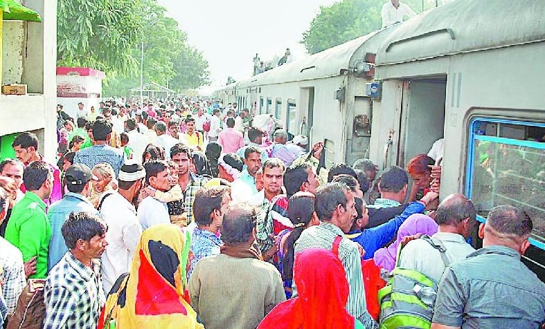 The festival was a huge crash on the transport system of administration