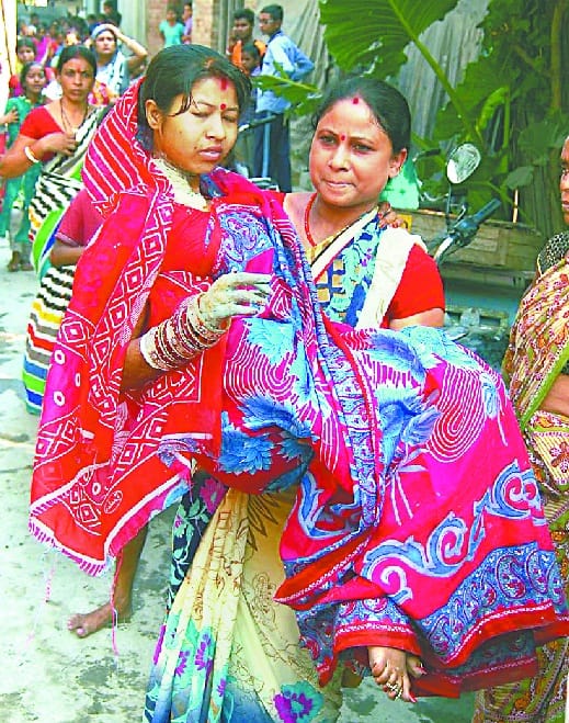   Gas leak at home Ddki fire, three scorched, two injured