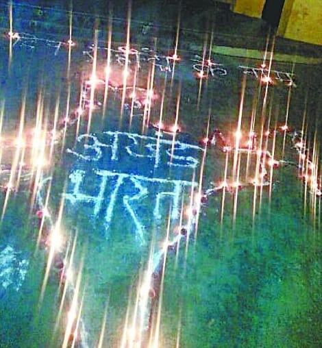 Diwali is celebrated in memory of the martyrs are Deepdan