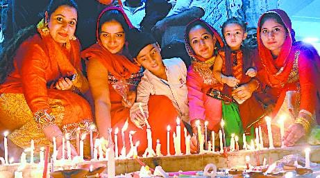 Festival of lanterns business over six billion