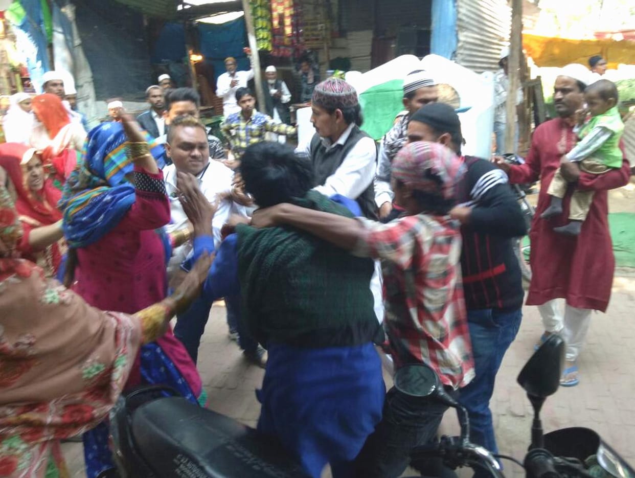 clash between jaireen and shrine workers. 