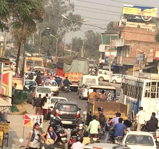 traffic jam in city, problem