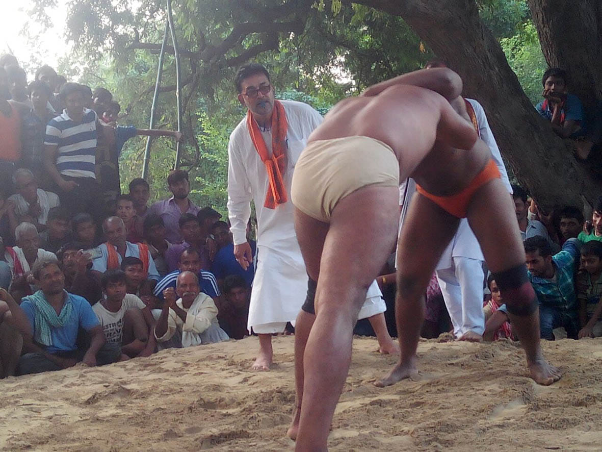 बराबरी पर छूटी सवा लाख की  कुश्ती