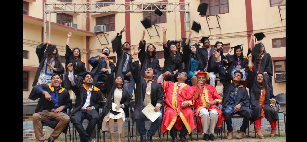 lingyaj university distributes 400 degrees