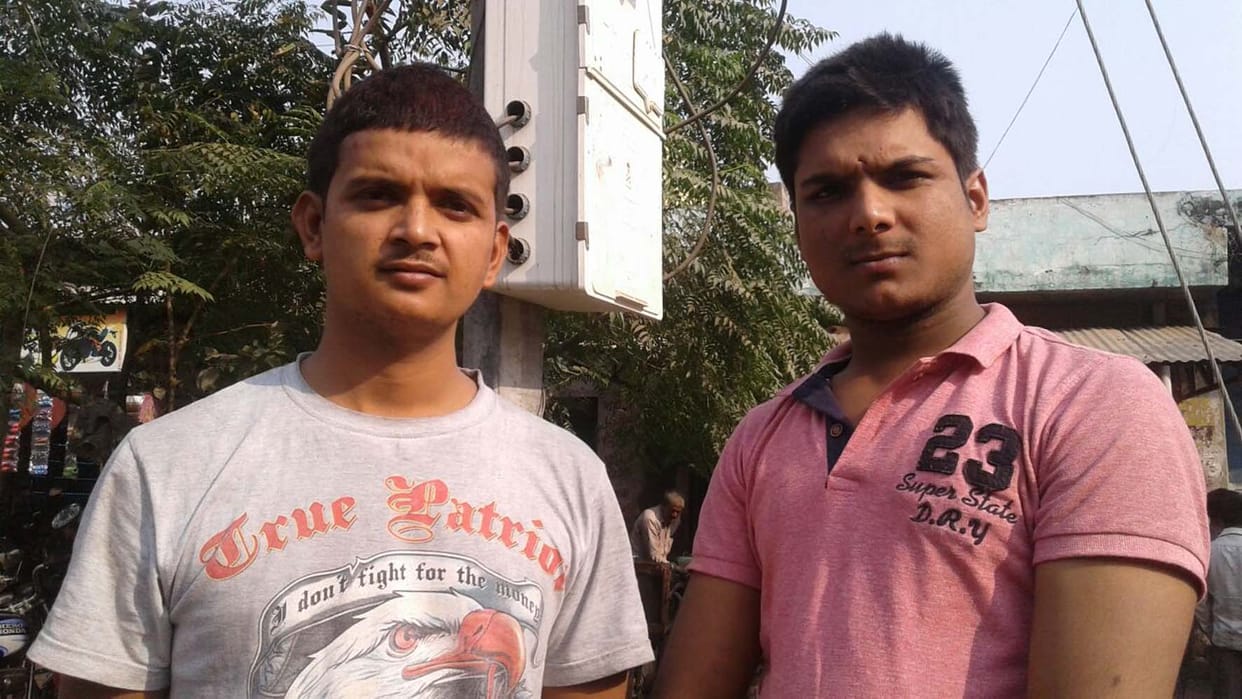 Bikers also looted cash and mobile.