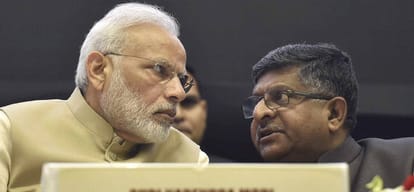 after kejriwal allegations over phone taping of judges, pm modi made program light with his humour