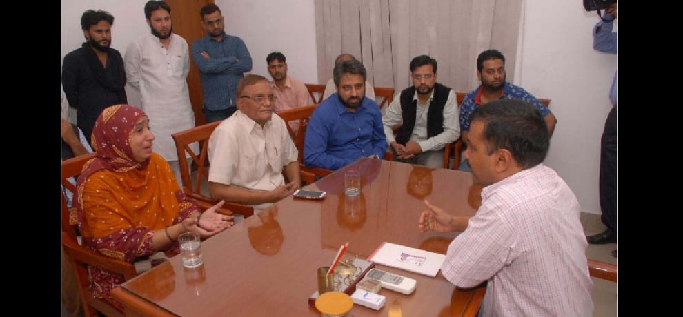 jnu student najeeb ahmad mother meets kejriwal to bring back to him