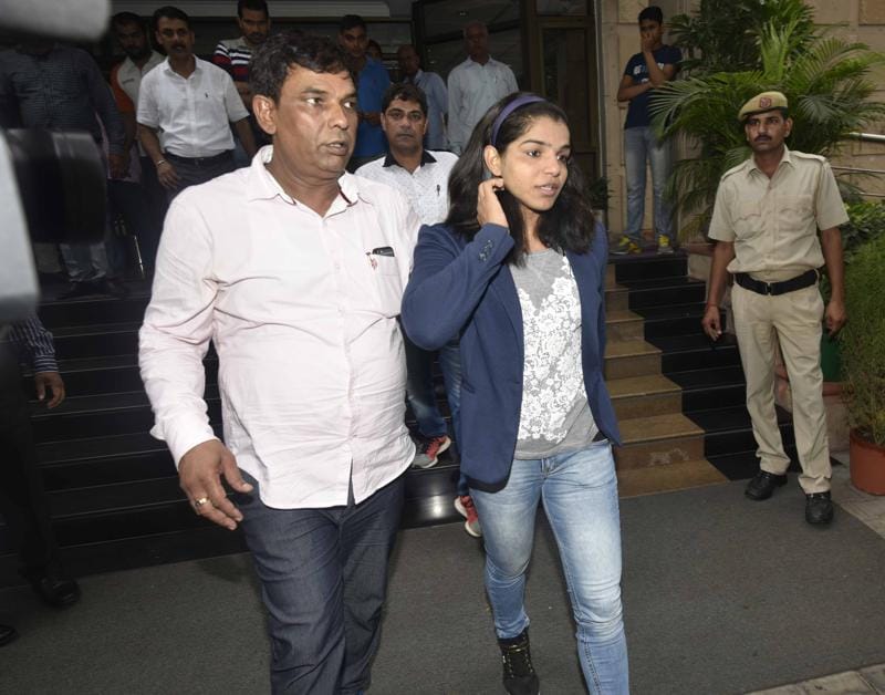 olympic medal winner wrestler sakshi malik big decision for future after marriage with satyawrat