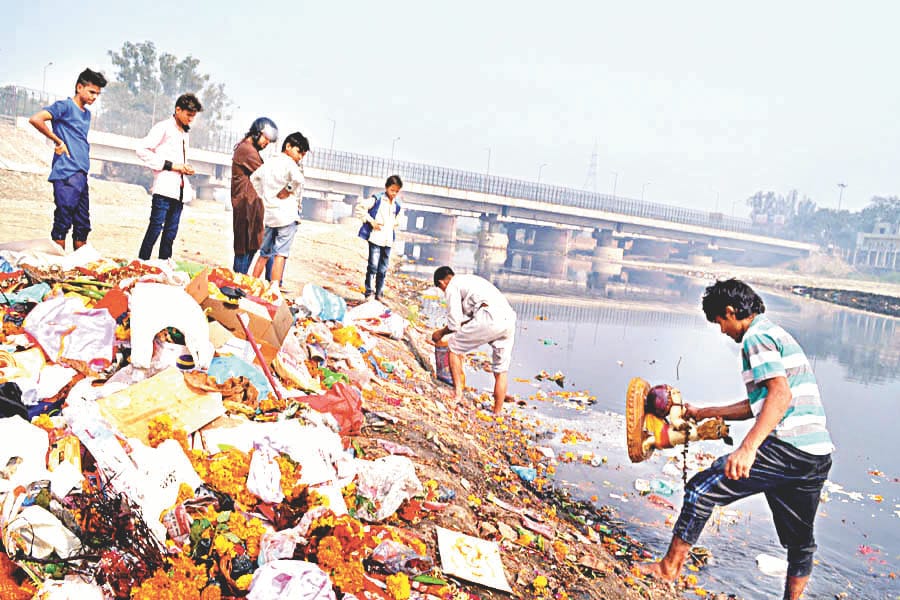 Hindon disappointed by the Ganga, the Yamuna is now around