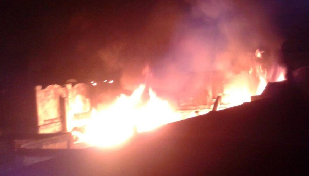 Plastic goods Fire, stirring