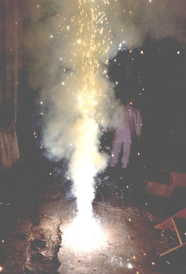 Blasts flew 25 crore, dissolving poison in every breath