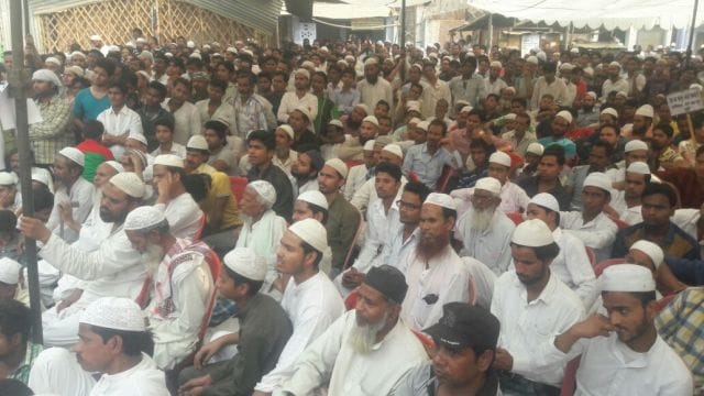 Sharia law does not tolerate changes in: Maulana Farooqi