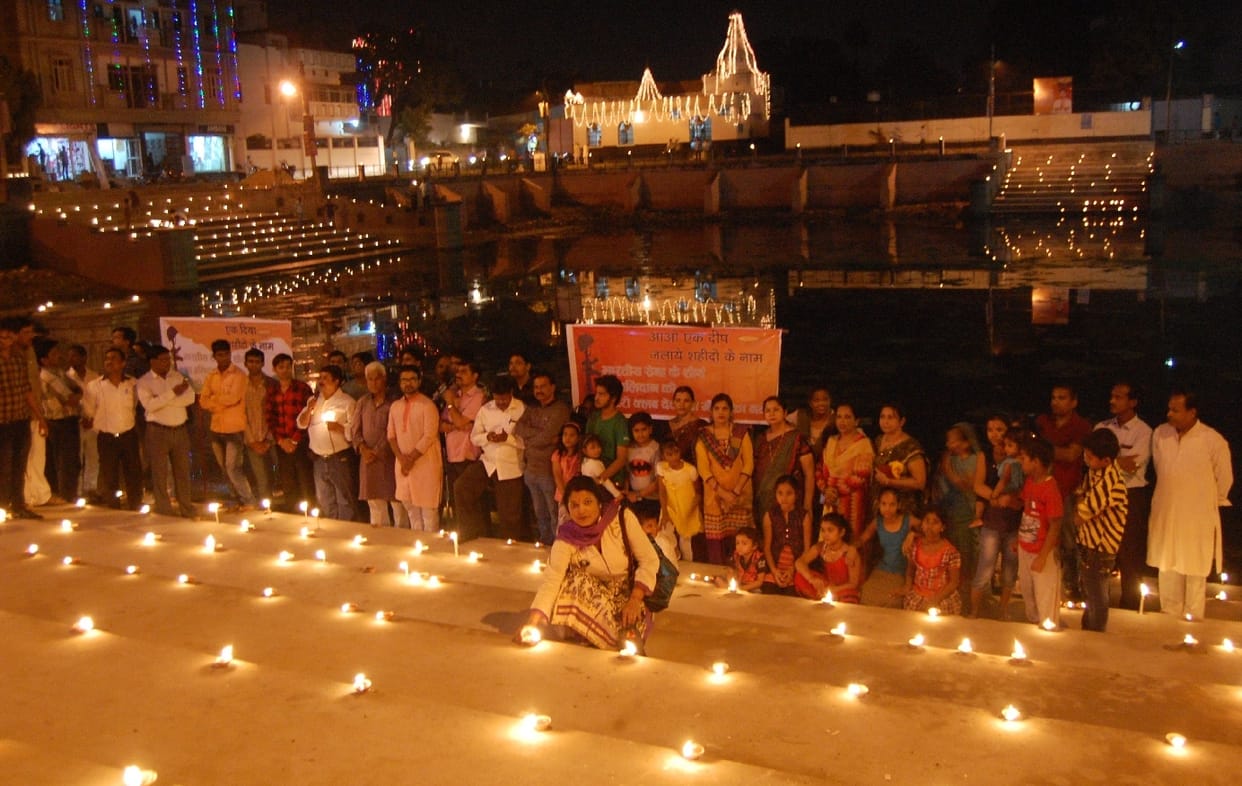 Deep lit in memory of the martyrs