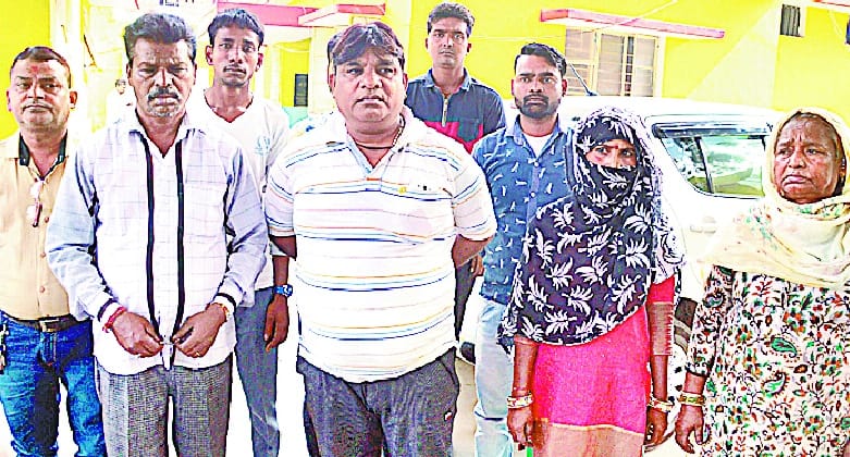 Boss's dog theft, hygienists detained