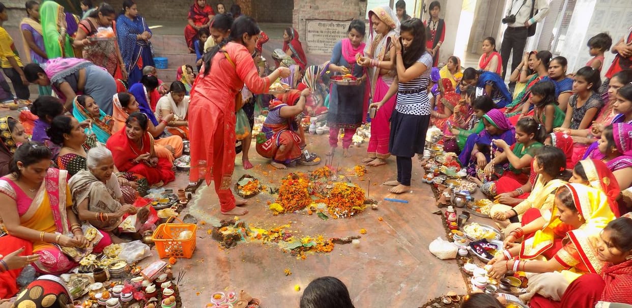 celbrating bhaia duj