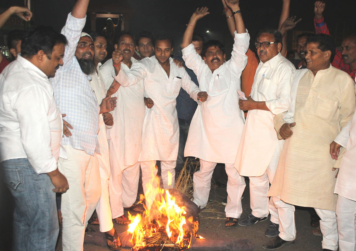 Rahul Gandhi Congress kindled against detention